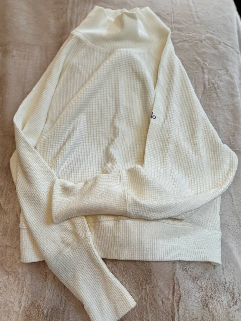 ALO Waffle Weekend Escape Mock Neck Long Sleeve 
Ivory: NWOT